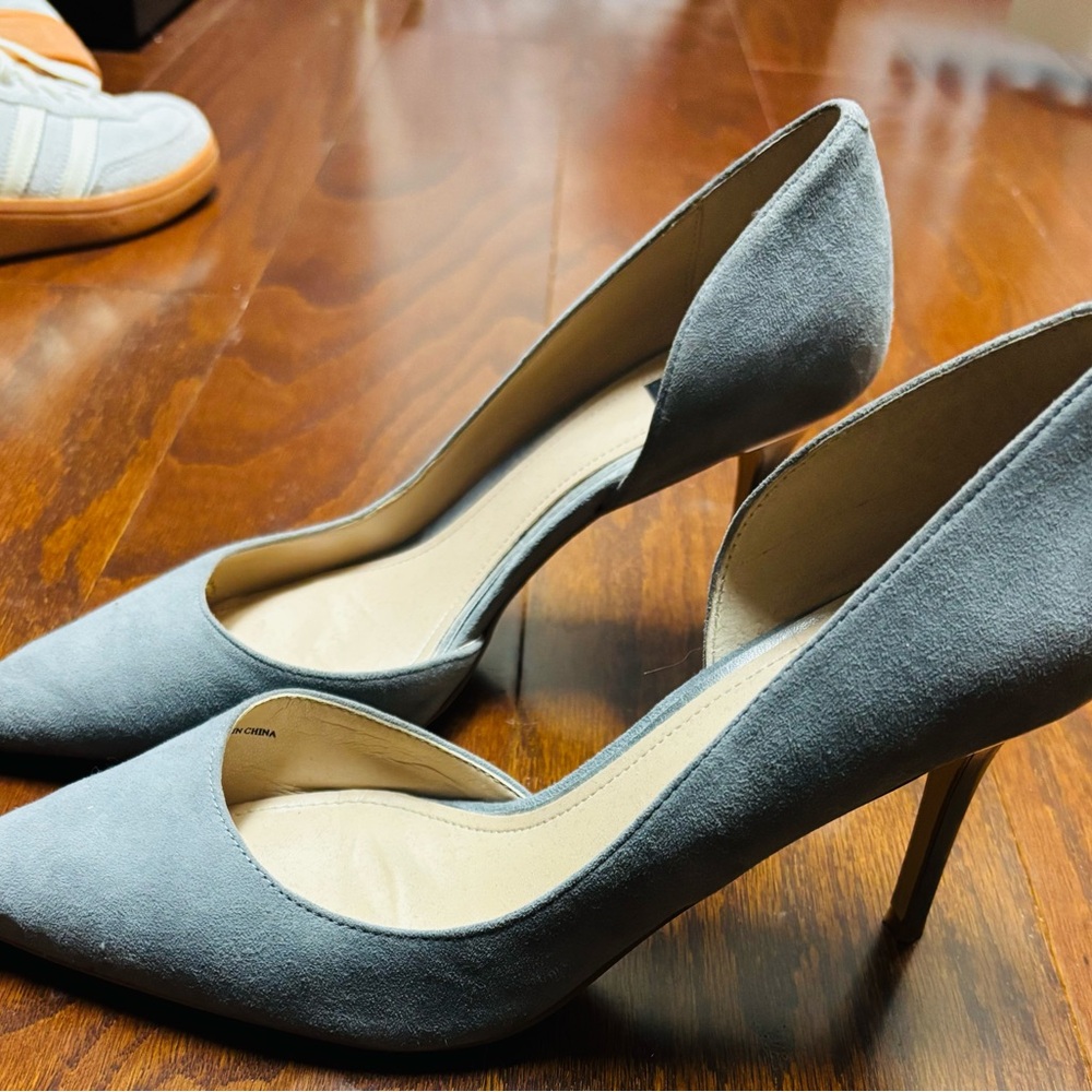 White House Black Market Elegant Gray Women's Pumps